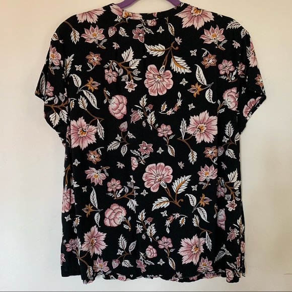 Old Navy black and pink flowered blouse - XL - Picture 2 of 5